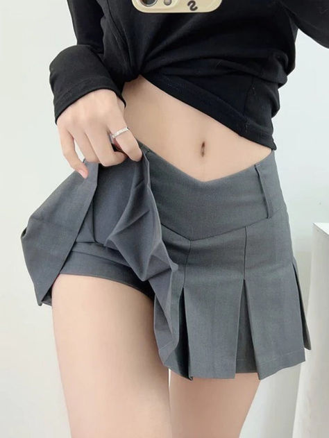 Pencil cut skirt