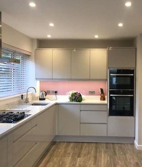 White Handleless Kitchen Ideas, White Handless Kitchen, Kitchen Handleless, White Handleless Kitchen, White Worktop, Handleless Kitchen, Uk Kitchen, House Things, Kitchen Plans