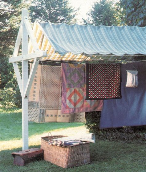 Canopy clothesline - a hammock could be added (Martha Stewart Living - April 2000) Clothesline Ideas Outdoor, Clothesline Ideas, Outdoor Clothes Lines, Clothesline Diy, Clothes Lines, Martha Stewart Living, Yard Project, Outdoor Inspirations, Garden Structures