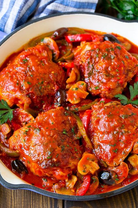 Chicken Cacciatore Recipe | Italian Chicken #chicken #peppers #mushrooms #olives #dinner #dinneratthezoo Chicken Cassiatore, Chicken Tomato Casserole, Recipe For Chicken Cacciatore, Cacciatore Chicken, Italian Chicken Cacciatore, Tomato Casserole, Easy Dinner Party Recipes, Recipe Pictures, Chicken Peppers