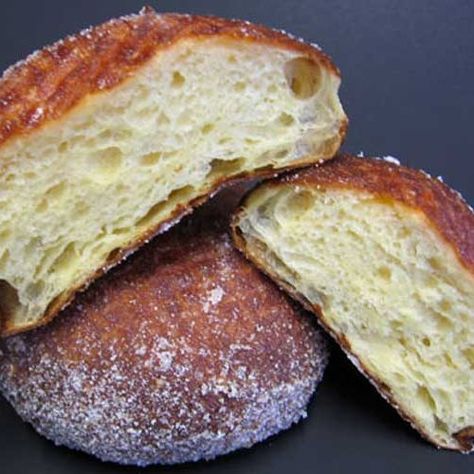 Malasadas Recipe Hawaii, Malasadas Recipe, Hawaiian Desserts, Hawaiian Food, Portuguese Recipes, Donut Recipes, Hawaiian Style, Local Food, Good Eats