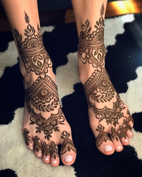 Henna Hand Designs, Feet Henna, Feet Mehndi, Henne Tattoo, Jagua Henna, Henna Inspiration, Leg Henna, Tato Henna, Foot Henna