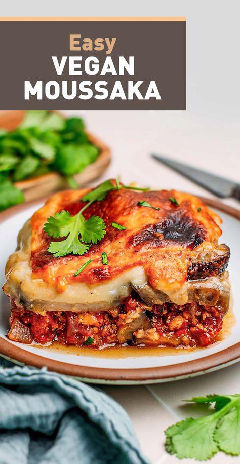 Easy Vegan Moussaka Vegan Moussaka Recipe, Vegan Mains Recipes, Lentil Moussaka Recipe, Vegan Recipes With Eggplant, Vegan Musaka Recipe, Vegan Eggplant Recipe, Vegan Supper Recipes, Vegan Aubergine Recipe, Greek Vegan Recipes