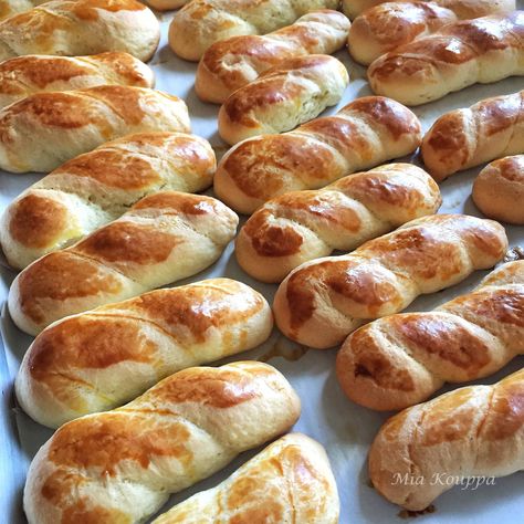 EASY recipe for traditional Greek cookie. These koulourakia are made with ammonia. Fluffy on inside, firm on outside. Perfect for dunking. Greek Cookies, Freshly Baked Bread, Greek Sweets, Greek Desserts, Greek Cooking, Baked Bread, Greek Food, Egg Wash, Baking Flour