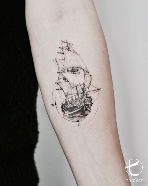 Vintage Pirate Tattoo, Helen Anderson, Pirate Skull Tattoos, Pirate Ship Tattoos, Pirate Ship Tattoo, Tattoo Ideas Males, Boat Tattoo, Tatuagem Masculina Pequena, Super Tattoo