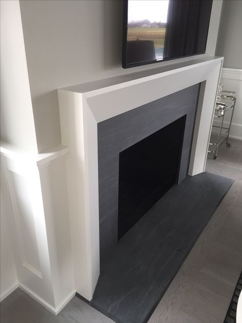 Fireplace Limestone Surround, Solid Surface Fireplace Surround, Framed Brick Fireplace, Minimalist Fireplace Mantle, Simple Fireplace Surround, Barndominium Bedroom, Room Ideas Affordable, Modern Fireplace Surround, Chill Room Ideas