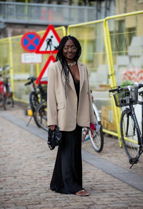 The Best Street Style At Copenhagen Fashion Week Oversize Blazer Outfit, Oversized Blazer Outfit, Copenhagen Fashion Week Street Style, Flowy Jumpsuit, Ankle Boots Dress, Timeless Outfits, Copenhagen Fashion, Copenhagen Style, Copenhagen Fashion Week