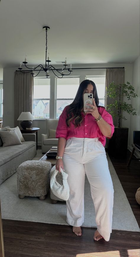 The perfect linen pants! Plus Size Ootd Ideas, Curvy Pants Outfit, Plus Size White Pants Outfit, Plus Size Simple Outfits, Outfit Curvy Elegante, Linen Pants Outfit Plus Size, Plus Size Spring Outfits 2024, Plus Size Linen Pants Outfit, Casual Chic Plus Size