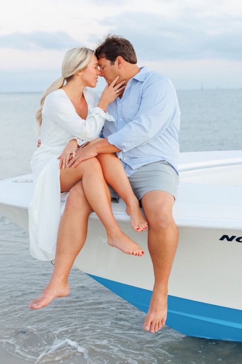 Couple Boat Photoshoot, Engagement Pictures On A Boat, Engagement Photos On A Boat, Engagement Photos Boat, Boat Couple Photoshoot, Boat Photoshoot Ideas, Mountains Pictures, Island Photoshoot, Boat Engagement Photos