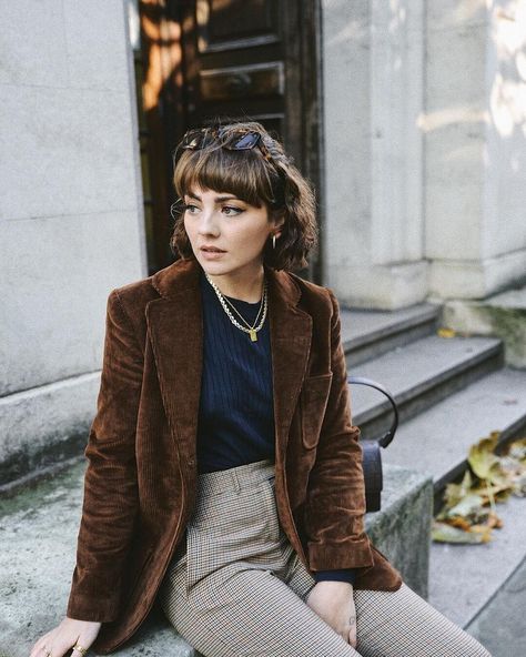 831c2f88a604a07ca94314b56a4921b8desc42456613ri Brown Blazer Outfit, Brown Blazer, Retro Mode, Mode Ootd, Brown Jacket, Outfits Winter, Mode Inspo, Looks Chic, Plaid Pants