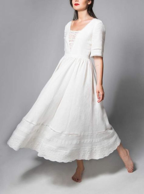 UNDER THE TUSCANY SKY — BEDRA VINTAGE Linen Dress Elegant Classy, Linen Dresses Elegant, Dress Elegant Classy, White Dress Classy, Edwardian Tea Dress, Elegant Classy Wedding, Linen Style, Outdoor Parties, Dress Elegant