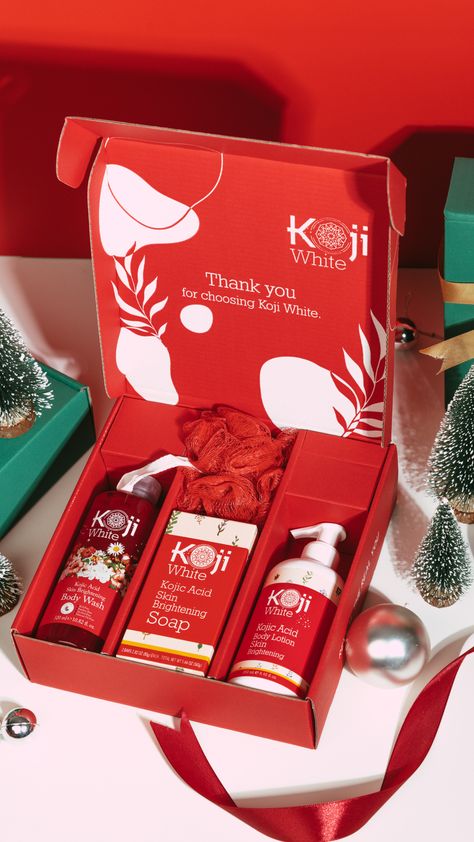 ✨🌟 Say goodbye to dullness and hello to a stunning holiday glow! ❄️✨ Grab your mistle-"glow" today and let your skin shine like a star on Christmas morning! 🌟🎅🏻 #christmas #skincare #christmasgift Christmas Skincare, Holiday Skincare, Red Bath, Skin Shine, Gift Sets For Women, Photography Styling, Kojic Acid, Bath Sets, Soap Bar