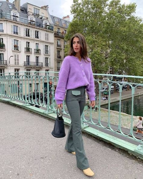 Green And Purple Outfit, Purple Sweater Outfit, Pastel Aesthetic Outfit, Summer Outfits Minimalist, Purple Outfit, Outfits Minimalist, Purple Sneakers, Book Clothes, Sweater Outfit