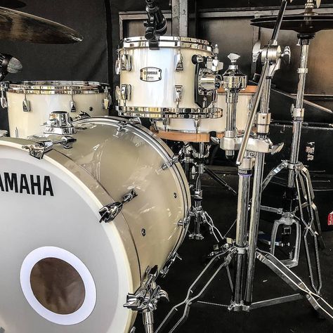 #AssumeControl with @sa.drummer - Can you guess the EXACT colour of @warrenvanwykdrums' Yamaha Absolute Hybrid Maple kit? Give it a go...😎 Yamaha Drum Sets, Yamaha Drums, Dope Music, Drum Sets, Drum Music, How To Play Drums, Musical Art, Percussion Instruments, Drummers