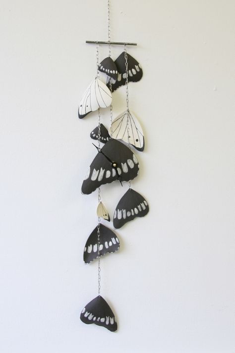 Butterfly Wind Chime, Bling Ideas, Insect Wings, Bug Art, Clay Diy Projects, Clay Crafts Air Dry, Insect Art, Pottery Classes, Clay Figures