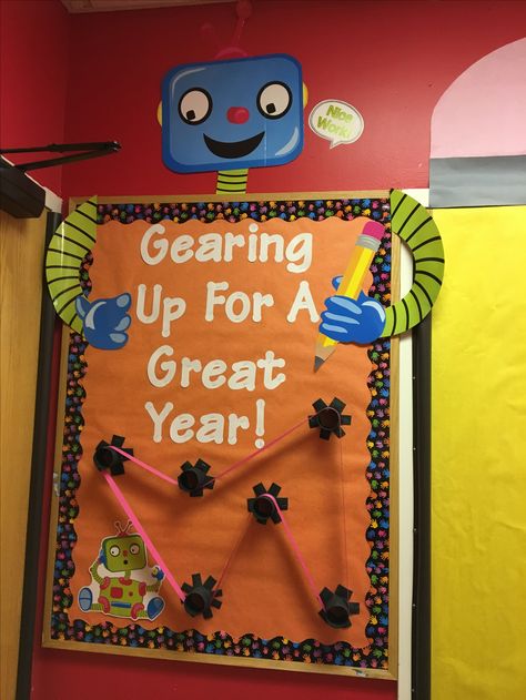 Classroom bulletin door (Gearing Up For A Great Year) Gear Bulletin Board Ideas, Robot Theme Classroom, Robot Bulletin Board Ideas, Reading Bulletin Boards Elementary, Science Door Decorations, Stem Bulletin Boards, Lego Classroom Theme, Robot Classroom, Computer Lab Decor