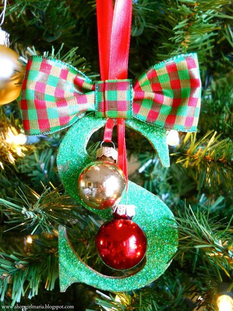 Pin for Later: 45 DIY Gifts For Co-Workers, Cousins, or Other Big Groups Monogram Ornament Glitter monogram ornaments are personal and pretty! Homemade Christmas Ornaments Diy, Homemade Christmas Decorations, Christmas Ornaments Homemade, Christmas Ornament Crafts, Noel Christmas, Christmas Ornaments To Make, Ornament Crafts, Christmas Crafts For Kids, Christmas Deco