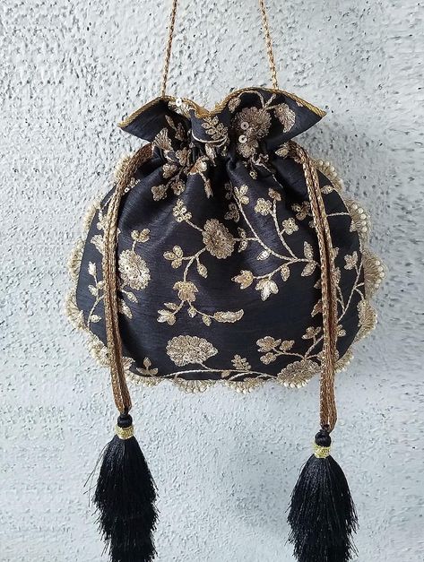 Polti Bag, Thread Tassels, Embroidery Online, Potli Bag, Pearl Lace, Sewing Easy Diy, Golden Thread, Pouch Bags, Potli Bags