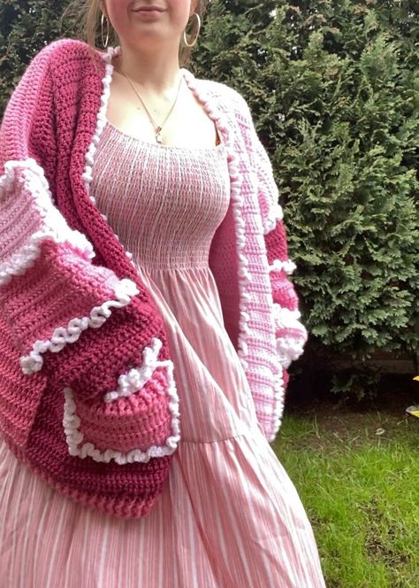 Weird Crochet Clothes, Pink Dress With Cardigan, Crochet Halloween Cardigan, Crocheting Cardigan, Patchwork Crochet Cardigan, Pink Crochet Cardigan, Cake Crochet, Diy Crochet Cardigan, Cool Crochet