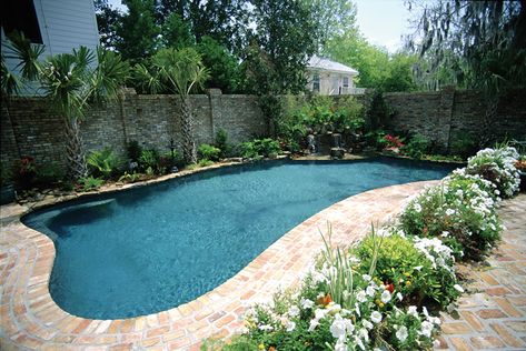 Brick Pool Deck, Deck Swimming Pool, Brick Pool, Swimming Pool Coping, Lap Pool Designs, Pool Paving, Inground Pool Landscaping, Concrete Swimming Pool, Pool Inspiration