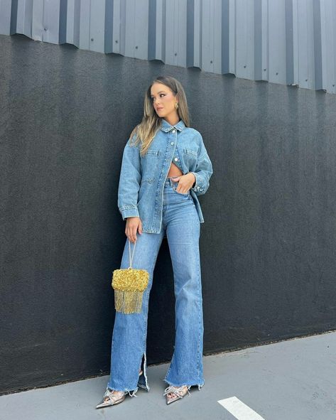 Denim 2023, Casual Denim Outfits, Denim Fits, Double Denim Looks, Denim Outfits, Jeans Shirt, Double Denim, Denim Style, Daily Look