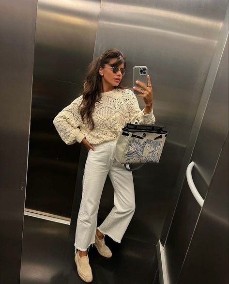 @marielobanova Classic Style Women Outfits, Modeling Outfits, Simple Work Outfits, Luxury Fashion Brands, White Bottoms, Casual Day Outfits, Classic Style Women, Diva Fashion, Loro Piana