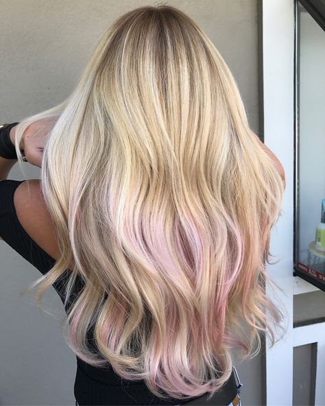 Icy Blonde With Pink Peekaboo, Platinum Blonde Hair With Pink Underneath, Blonde Balayage Pink Highlights, Light Pink In Blonde Hair, Baby Pink Highlights In Blonde Hair, Blonde Hair With Light Pink Underneath, Subtle Light Pink Highlights In Blonde Hair, Merliah Summers Hair, Pink Ends Hair Blonde