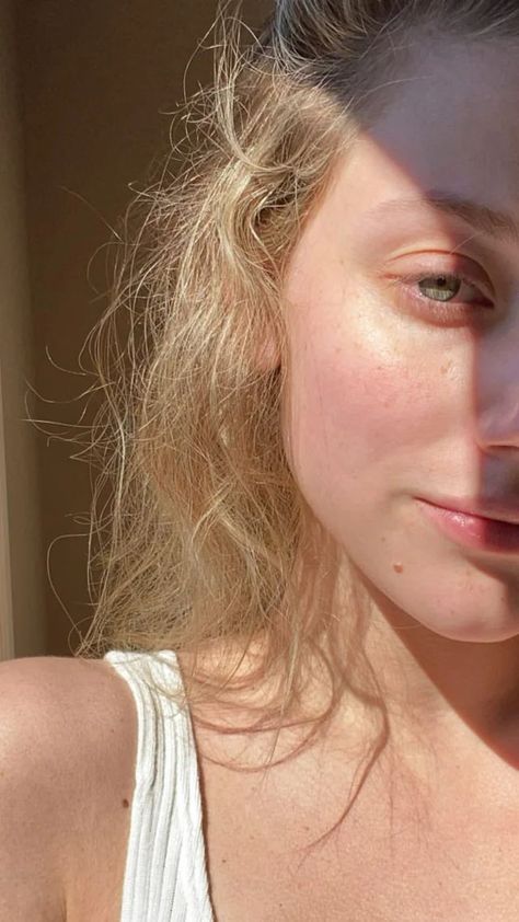 Lili Reinhart And Cole Sprouse, Women Looking For Men, Video Call With Boyfriend Screen Photo, Betty Cooper, Lili Reinhart, Archie Comics, Famous Women, Pretty Little Liars, Riverdale