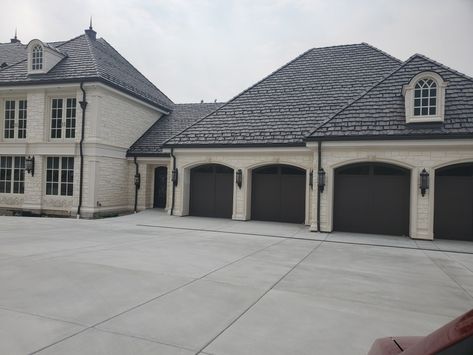 French Chateau Exterior, Chateau Exterior, Garage Door House, French Chateau Style, Stone Porches, Cottage Outdoor, Chateau Style, Porch Fireplace, European Cottage