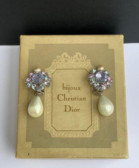 CHRISTIAN DIOR Vintage Crystal Flower Pearl Drop Dangle Earrings RARE 1958 W/Box Dior Jewellery, 1950s Earrings, Rhinestone Costume, Dior Earrings, Christian Dior Fashion, Dior Vintage, Dior Jewelry, Vintage Couture, Floral Theme