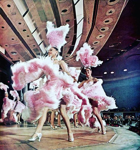 The60sBazaar’s Instagram post: “Las Vegas showgirls (📸 J R Eyerman, 1963) #vintage #lasvegas #showgirls #costume #pink #iconic #photographer #jreyerman #sixties #1960s” Vegas Showgirl, Old Vegas, Saturday Evening Post, Evening Post, Denim Diy, Jeans Diy, Denim Design, Design Diy, Stardust