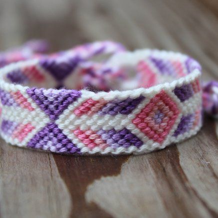 Chevron Friendship Bracelets, Diy Bracelets With String, Cool Friendship Bracelets, Diy Friendship Bracelet, String Bracelet Patterns, Yarn Bracelets, Cute Friendship Bracelets, Make Friendship Bracelets, Handmade Friendship Bracelets