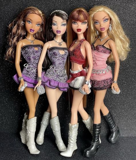 Custom Barbie, My Scene, Barbie Wardrobe, Bratz Inspired Outfits, 00s Fashion, Barbie Life, Barbie Fashionista, Barbie I, Bratz Doll