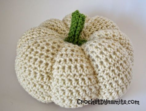 crochet pumpkin pattern Autumn Crochet, Crochet Pumpkins, Fall Crochet, Crochet Halloween, Halloween Crochet Patterns, Crochet Fun, Crochet Gratis, Crochet Food, Crochet Fall