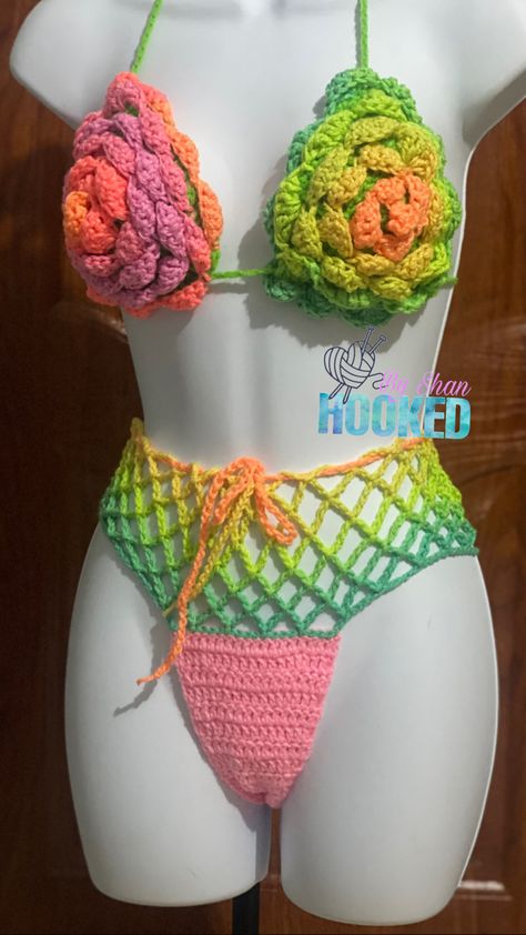 Female Na'vi, Diy Hobbies, Crochet Bathing Suits, Water Is Life, Crocheted Patterns, Crochet Chain, Crochet Swimwear, Skirt Shorts, Crochet Poncho