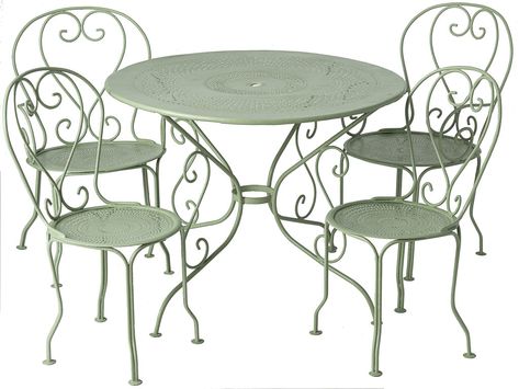 Green Wrought Iron Patio Furniture, European Backyard, 40th Invite, Florist Workshop, Iron Garden Furniture, Iron Garden Chairs, Steel Artwork, Wrought Iron Garden Furniture, Wrought Iron Patio Set