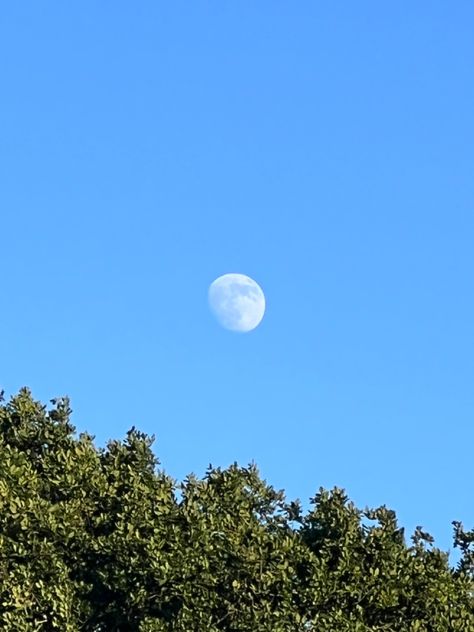 Moon During Day Aesthetic, Moon During The Day Aesthetic, Moon In The Daytime, Moon At Daytime, Day Moon Aesthetic, Moon Daytime, Moon In Daylight, Moon During The Day, Moon In The Day