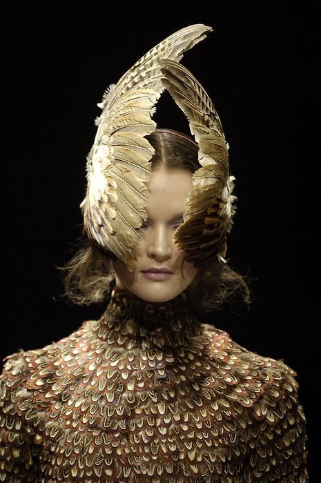 Facilis Descensus Averno on Tumblr Maiko Takeda, Princess Academy, Philip Treacy, Mask Ideas, Savage Beauty, Cabaret, Dark Fashion, Fashion Details, Costume Design