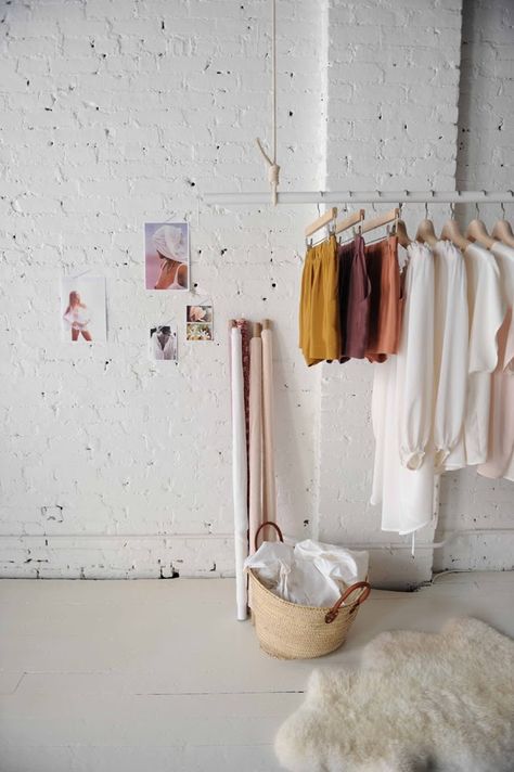 The Design Chaser: Homes to Inspire | Gillian Tennant Exposed Closet, Makeshift Closet, Clothing Showroom, Tribeca Loft, Retail Space Design, White Loft, Brick Decor, Room Closet, White Brick