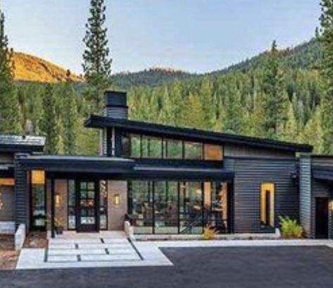 Desert Home Exterior, Acerage Homes, Mountain Dream Homes, Skillion Roof, Desert House, Modern Lake House, Roof House, Sims Ideas, Mountain House Plans