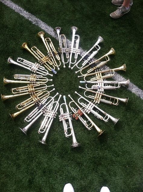 Trumpet Aesthetic, 1989 Songs, Marching Band Trumpet, Color Guard Tips, Trumpet Accessories, Play Trumpet, Trumpet Music, Marching Band Humor, Band Jokes