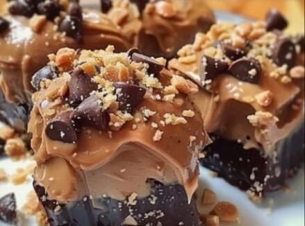 Indulge in Alaska’s Sweetest Secret: No-Bake Moose Farts Recipe! - NewsBreak Benne Wafers Recipe, Moose Farts, Pink Lemonade Recipes, Peanut Butter Balls Recipe, Homemade Soft Pretzels, Homemade Sweets, Homemade Donuts, Funnel Cake, Chocolate Treats