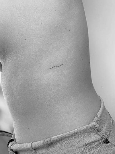 Wellen Tattoo, Simple Wave Tattoo, Tattoo Wave, Wave Tattoos, Small Wave Tattoo, Wave Tattoo Design, Rib Tattoos For Women, Wave Tattoo, Summer Tattoo