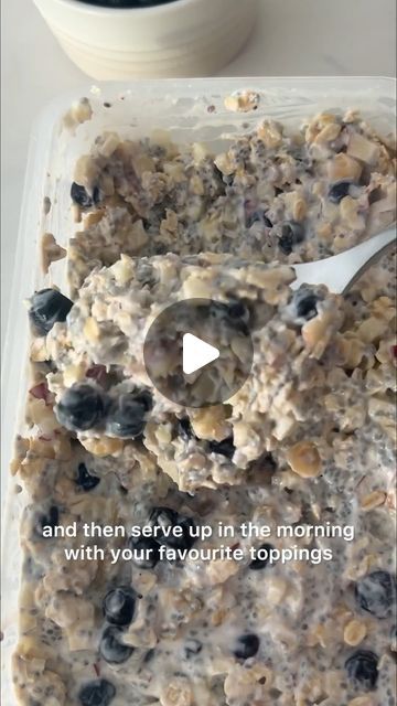 Looseweight on Instagram: "MEAL PREP HIGH PROTEIN APPLE AND BERRY BIRCHER OATS 🍏🫐

This is day 69/100 of my series PROTEIN POWERHOUSES 💪🏻 where I will be sharing a new recipe using different protein sources for 100 days, to show you that breakfast doesn’t have to be boring or repetitive.

These meal prep Bircher oats are high in protein, simple to make and use ingredients you probably have at home. 

Macronutrients (for 1 serving)
Calories: 348 P:26G F:5G C:51G

*exact calories and protein content will depend on the brand, size and exact quantity of products used.

INGREDIENTS 👩🏻‍🍳 (makes 2-3portions)
➡️ 80g (2/3 cup) rolled oats
➡️ 1/2 apple, grated
➡️ 2-3tbsp chia seeds
➡️ 150g yoghurt
➡️ 180ml (1 1/4 cup) milk
➡️ handful blueberries (fresh or frozen)
➡️ 1 scoop vanilla protein po Meal Prep High Protein, Protein Sources, Rolled Oats, Chia Seeds, 100 Days, Recipe Using, High Protein, Oats, New Recipes