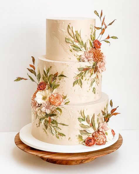 Romantic Fall Wedding Cake, Paisley Wedding Cake, Cake Decorated With Real Flowers, Wedding Cake Designs Vintage, Green And Orange Wedding Cake, June Wedding Cake, Wedding Cake With Wildflowers, Fairytale Wedding Cakes, Wildflower Wedding Cake