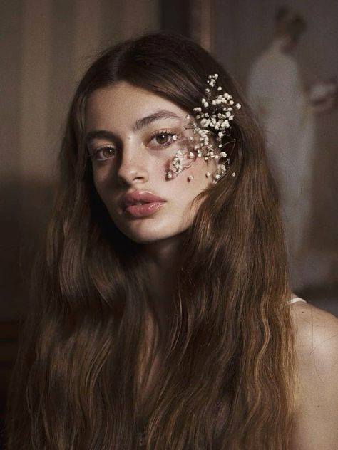 diana silvers | @dianasilverss on ig Diana Silvers Aesthetic, Diana Silvers, Halloween Makeup Scary, Holly Black, Dark Academia Aesthetic, 인물 사진, Princess Diana, Make Art, 그림 그리기