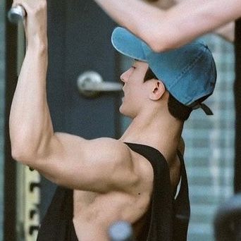 Dk Seventeen Biceps, Dk Seventeen Muscles, Dk Shirtless Seventeen, Dokyeom Muscle, Dokyeom Biceps, Dokyeom Sleeveless, Dk Seventeen Hot Pics, Dk Hands, Dk In The Soop