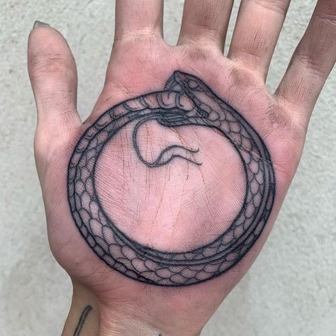 Grimm Tattoo, 55 Tattoo, Palm Tattoo, The Ouroboros, Ouroboros Tattoo, Japanese Tattoo Symbols, Circle Tattoos, Palm Tattoos, Mini Tattoo