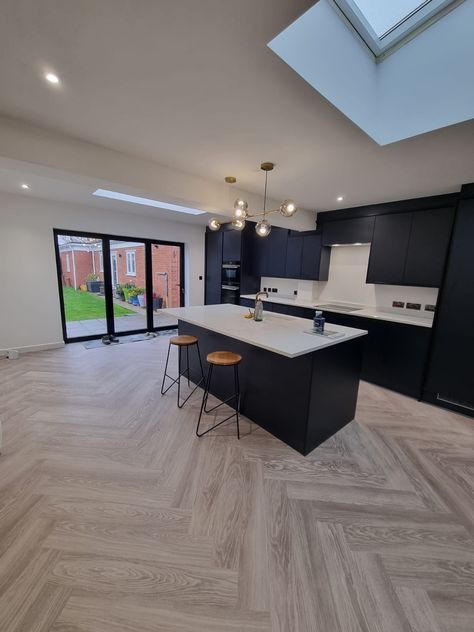 Dutch Limed Oak Karndean, Karndean Flooring Living Room, Karndean Herringbone Flooring, Amtico Herringbone Floor, Karndean Flooring Kitchen, Amtico Flooring Kitchen, Luxury Vinyl Flooring Kitchens, Herringbone Floor Kitchen, Herringbone Tile Floor