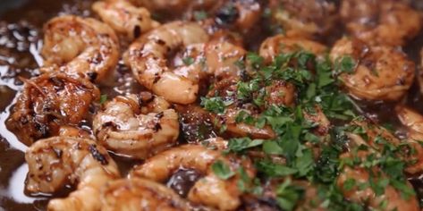 Black Garlic North America™ - Recipe of the Week: Black Garlic Shrimp Scampi Black Garlic Recipes, Pasta And Shrimp, Garlic Shrimp Scampi, Garlic Health, Garlic Shrimp Pasta, Fresh Summer Salad, Shrimp Scampi Recipe, Shrimp Seasoning, Black Garlic